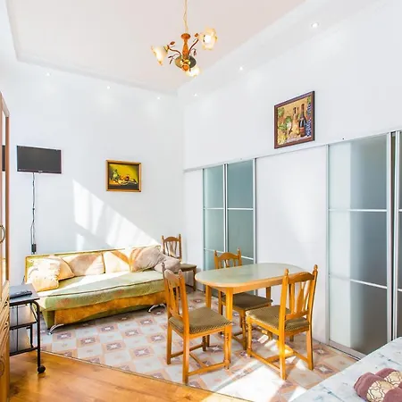 Lejlighed навпроти вернісажу біля оперного вулиця театральна 26 є балкон та інернет