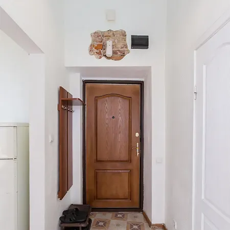 навпроти вернісажу біля оперного вулиця театральна 26 є балкон та інернет Lejlighed *