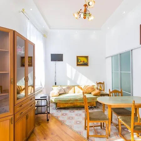 Lejlighed навпроти вернісажу біля оперного вулиця театральна 26 є балкон та інернет