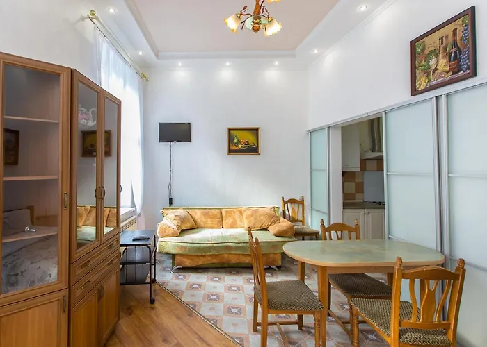 навпроти вернісажу біля оперного вулиця театральна 26 є балкон та інернет شقة