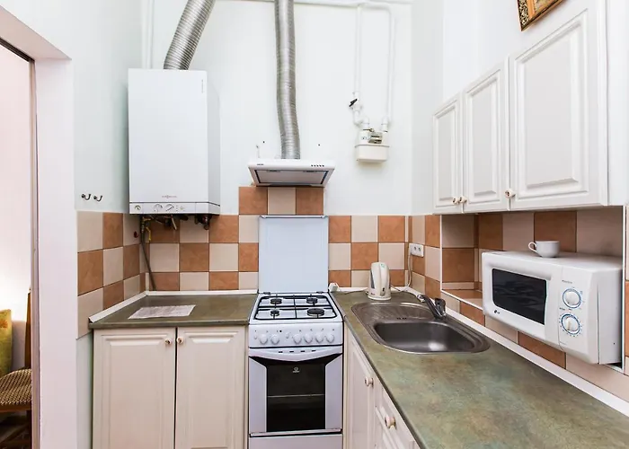 навпроти вернісажу біля оперного вулиця театральна 26 є балкон та інернет شقة *