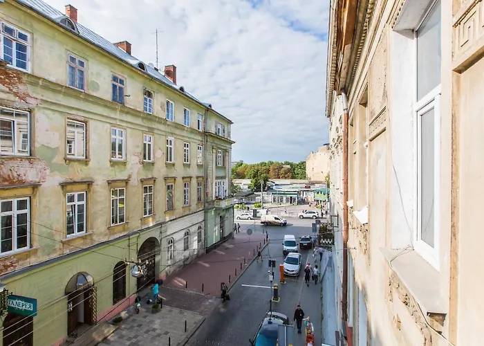 Apartmán навпроти вернісажу біля оперного вулиця театральна 26 є балкон та інернет