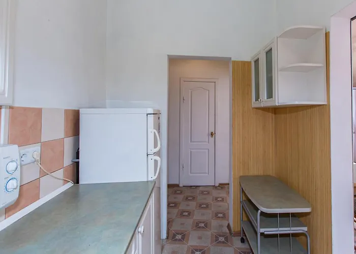 навпроти вернісажу біля оперного вулиця театральна 26 є балкон та інернет شقة