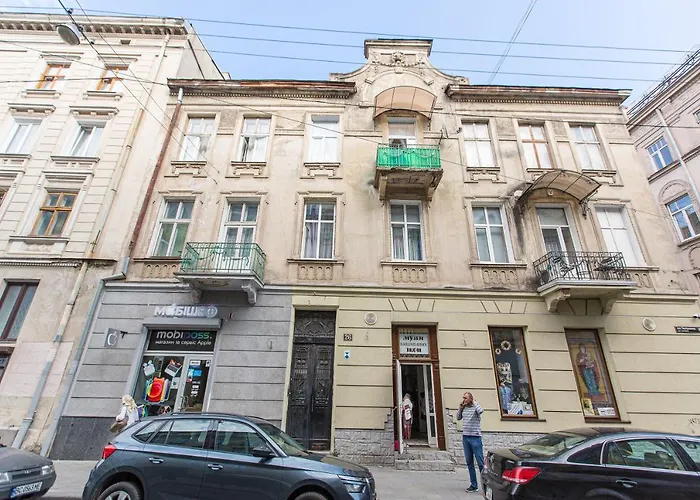 Apartmán навпроти вернісажу біля оперного вулиця театральна 26 є балкон та інернет Lvov