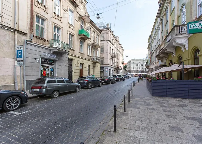 Apartmán навпроти вернісажу біля оперного вулиця театральна 26 є балкон та інернет Lvov